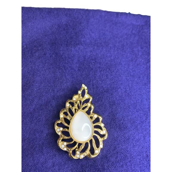 Goldtone Filigree Vintage Brooch White Stone 2.6 Inch - Picture 2 of 6
